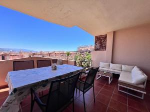 Duquesa Fairways, 2 beds, walking distance to Duquesa Port