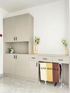 Kingsley Manor Perry Suites