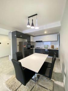 Kingsley Manor Perry Suites