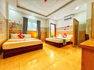 Phòng 4 Người Có Ban Công (Quadruple Room with Balcony)