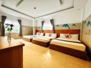 Phòng Ngủ Tập Thể Cho Cả Nam Và Nữ (Mixed Dormitory Room)