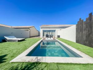 Suite avec jacuzzi et piscine