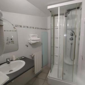 Hotels A La Porte Saint Jean : Chambre Quadruple Supérieure 