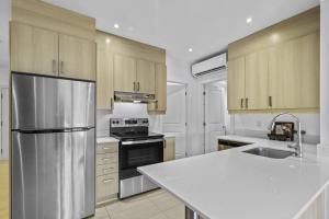 Renovated 2-Bedroom Haven by Jean Talon Market