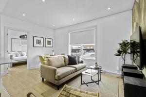 Renovated 2-Bedroom Haven by Jean Talon Market