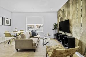 Renovated 2-Bedroom Haven by Jean Talon Market