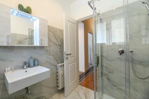 Apartamento de 2 dormitorios con balcón y terraza