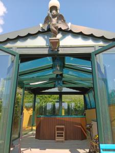 Tuscany Villa Gorello. Villa in Toscana. Jacuzzi con tetto in cristallo,piscina