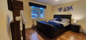 6 Bedroom Spacious villa, Free Parking