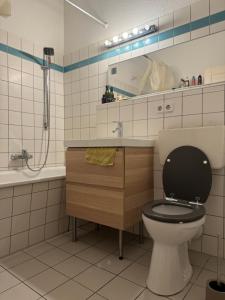 Simple Room Berlin Mitte Artist and LGBTQ friendly