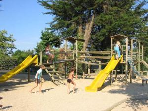 Campings Camping 4 etoiles - Piscine - efciab : photos des chambres