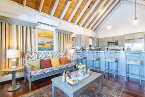 The Toucan Nest and Pool Club at Mahogany Bay