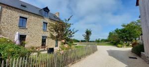 Maisons de vacances Les Grands Gites de Cancale, gites de charme avec jacuzzi : photos des chambres
