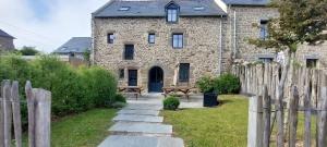 Maisons de vacances Les Grands Gites de Cancale, gites de charme avec jacuzzi : photos des chambres