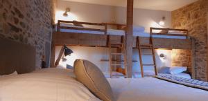 Maisons de vacances Les Grands Gites de Cancale, gites de charme avec jacuzzi : photos des chambres