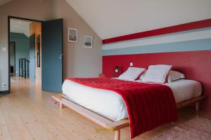 Maisons de vacances Les Grands Gites de Cancale, gites de charme avec jacuzzi : Maison 3 Chambres