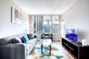 Modern Apt with Water Views