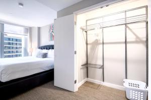 Modern Apt with Water Views