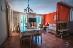 Villas Les Baragnasses : photos des chambres