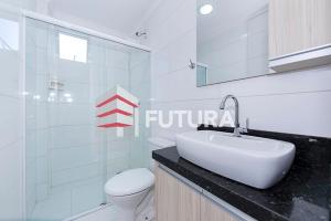 Apartamento de 02 dormitórios a 350 metros do mar LA052E