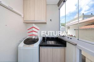 Apartamento de 02 dormitórios a 350 metros do mar LA052E