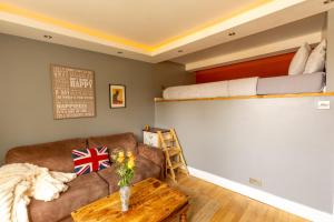 Traditional English 4 bedroom home in Greenwich