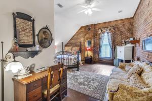 Greer Room at Main Street Bed & Breakfast