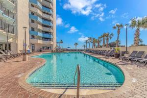 OCEAN REEF RESORT - 4 Bedroom - Luxury Beachfront Unit