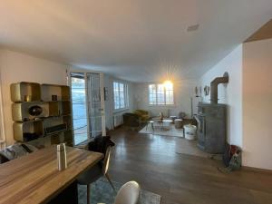 Lovely 4 Bedroom Chalet Great for Ski Holiday