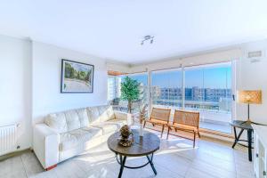 Pacific Retreat 4D con Terraza y Salida a Playa