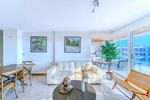 Pacific Retreat 4D con Terraza y Salida a Playa