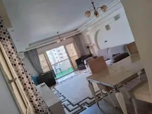 شقه ويمبي بالمعموره بجوار بيتزا كوين بالطابق 4 - Kafr el Dawdar