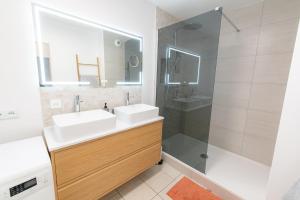 Appartements Le petit sesame jacuzzi cosy Stade De France 6 personnes Wifi Terrasse Parking prive : photos des chambres