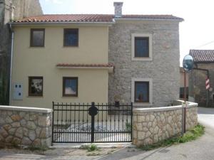 Stonehouse apartment