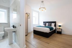 NEW! 5 x Stunning 1-Bed Apartments in Manchester by 53 Degrees Property, Ideal for Long Term, Couples or Business Groups!