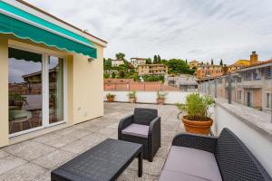 Amazing flat with big terrace and private car park