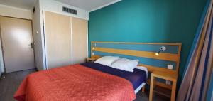 Vue sur Port Frejus pour ce T2-3 Cap Hermes, 6 cou