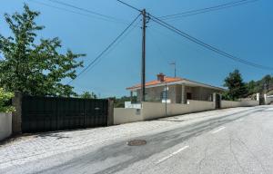 A Casa do Pereira by LovelyStay