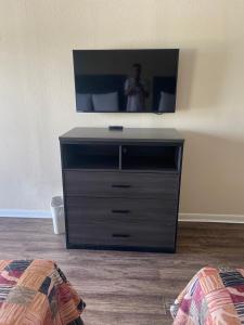 Queen Room with Two Queen Beds room in Relax Inn Marlin