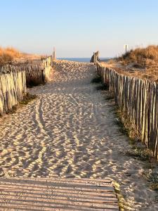 Maisons de vacances Charmante Maison a 500m de la plage : photos des chambres