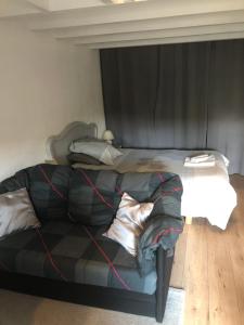 Charmant studio dans maison privée