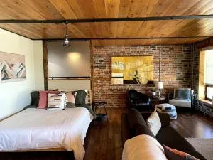 Cozy downtown studio getaway - Cape Vincent