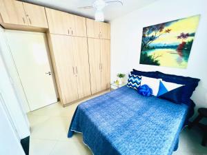 Aconchego na Praia do Morro - 2 quartos com Varanda e Garagem - Perto do Mar