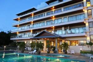 Serenity Shores - 2 King Bed - Beachfront Penthouse - Plai Laem