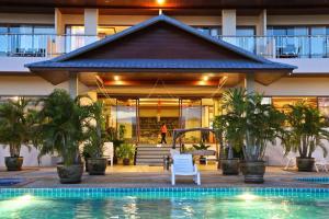 Serenity Shores - 2 King Bed - Beachfront Penthouse