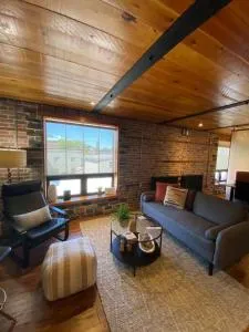 The Lofts #3 - Cozy downtown studio getaway - Cape Vincent