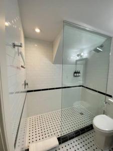 The Lofts #3 - Cozy downtown studio getaway