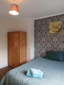1 Hoyland Avenue 2 bed room house