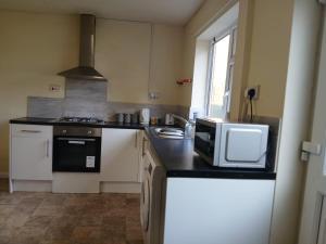 1 Hoyland Avenue 2 bed room house