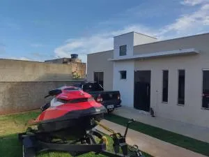 Suíte individual em Três Marias - 2km da praia - Morada Nova de Minas